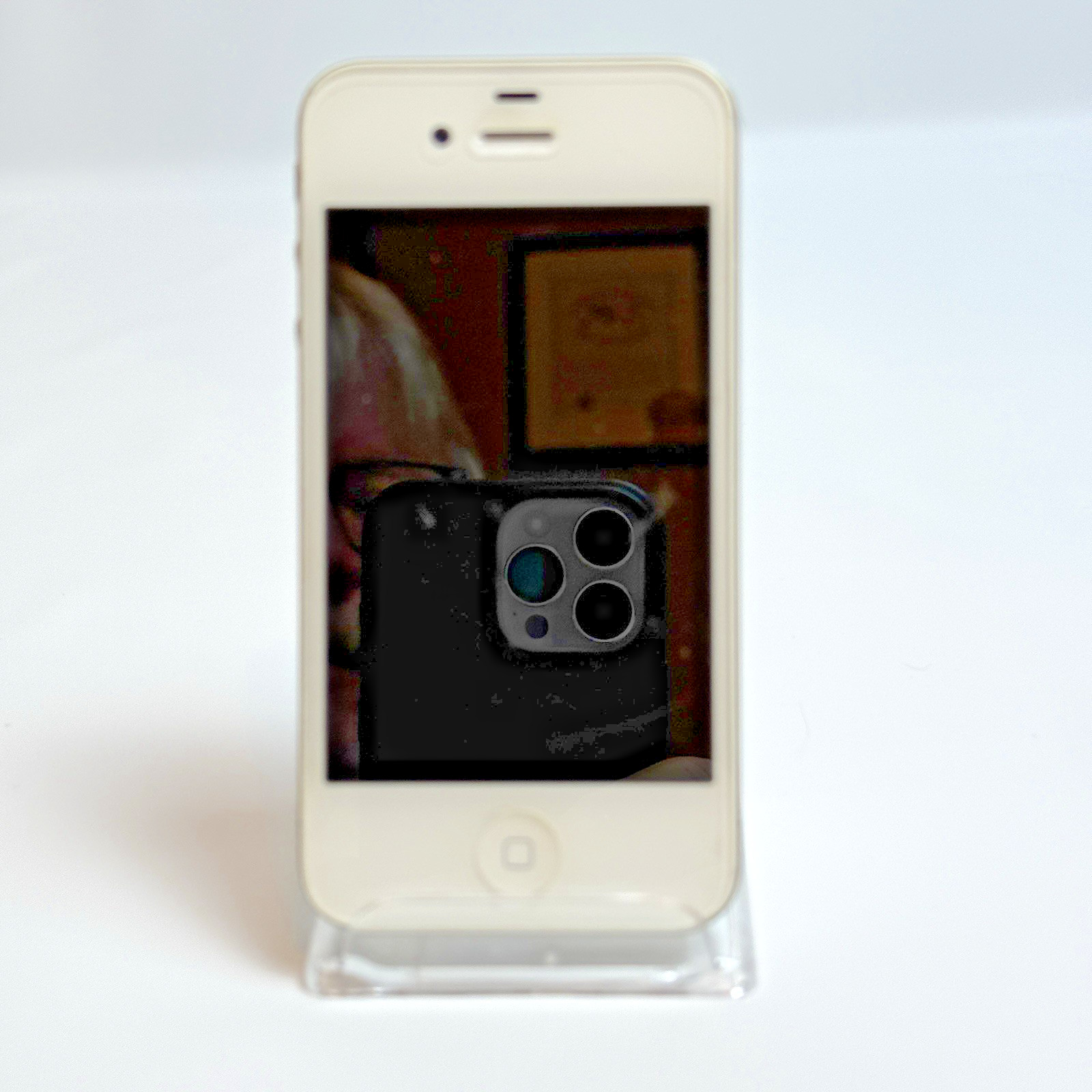 Apple iPhone 4s Smartphone Model A1387 (16GB) White  -  (AT&