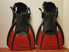 US Divers Shredder Surf Body Boarding Surfing Compact Fins Snorkeling L 10-13