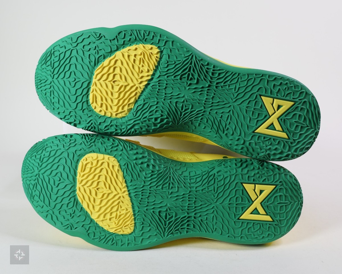 Nike PG 2.5 Oregon Ducks Player Exclusive Sample Yellow  display picture 3