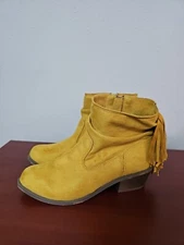 NOT RATED Women's Boots Yellow Color Upper Fabric Zipper Fringe Back.Size 7.5