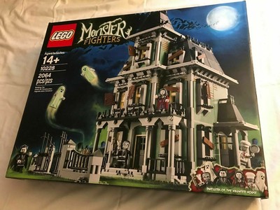 monster fighters haunted house