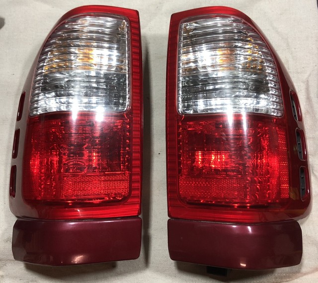 20002004 ISUZU RODEO Passengers Right SIDE TAIL LIGHT **FREE SHIPPING