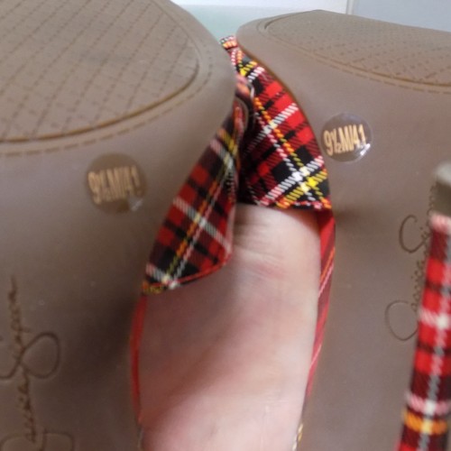 Jessica Simpson Wilrou Red Plaid Patent T-Strap Heels size 9-1/2 - Picture 10 of 14
