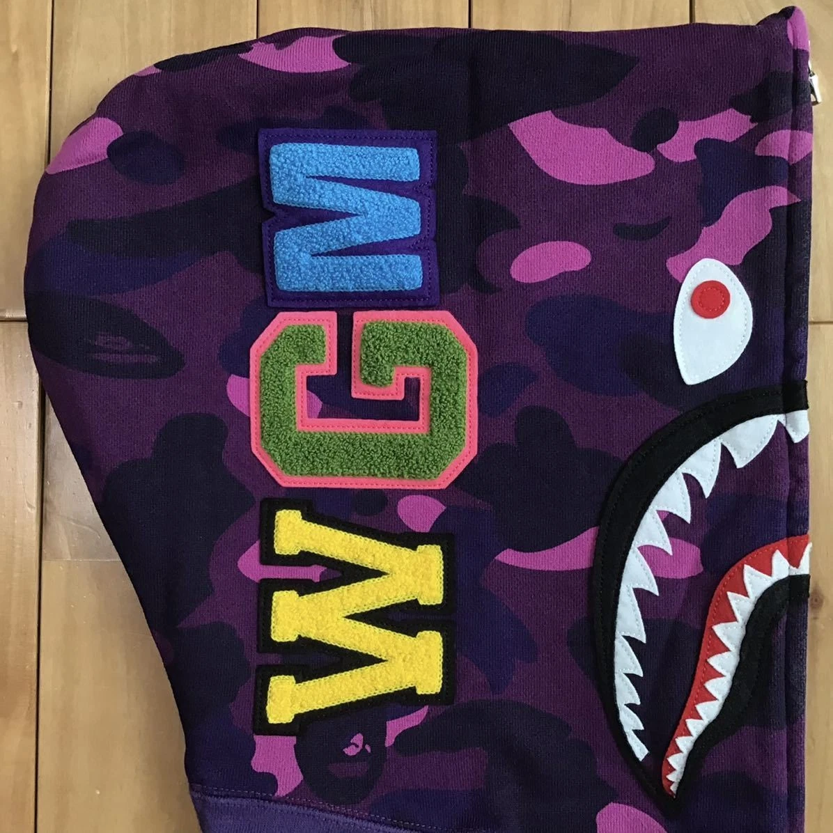 A BATHING APE (BAPE) Felpa con cappuccio squalo mimetica viola 2007 taglia S squalo full zip felpa con cappuccio una scimmia da bagno BAPE