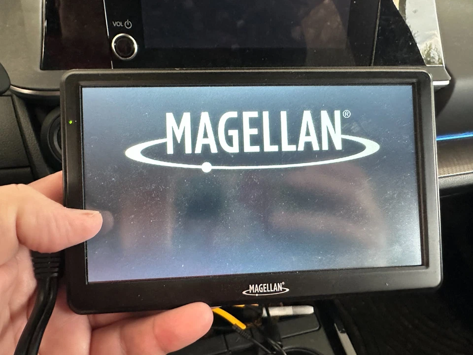 MAGELLAN ROADMATE 9616T-LM 7" PREMIUM GPS NAVIGATOR - Image 4 of 4