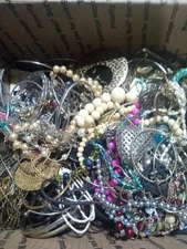 6LBS Junk Costume Jewelry Lot Broken Repurpose Repair  Craft Lot 124