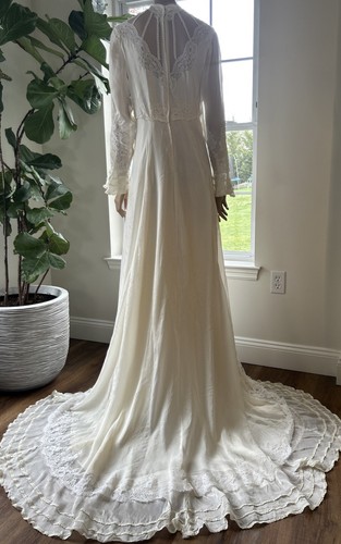 Vintage 50s 60s Ivory Silky Wedding Dress Gown With Veil Lace Details