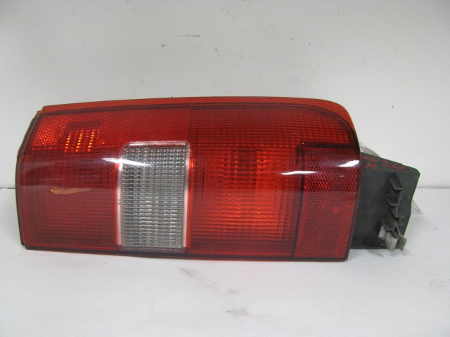 Tail Light Lamp Assembly Lower Right for Volvo 850 C70 S70 V70 1994-2000