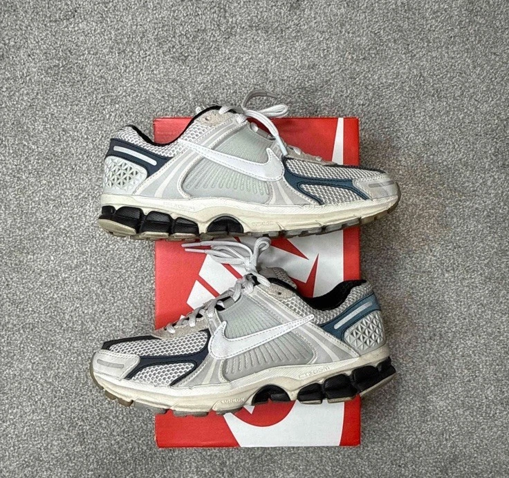 Preços baixos em Nike Air Zoom Vomero 5 Supersonic | eBay