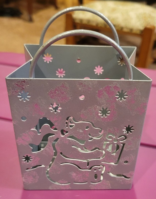 Metal Tea Candle Holder with Polar Bear. 4 in x 3.5 in x 2.5 in, Plus Handle.