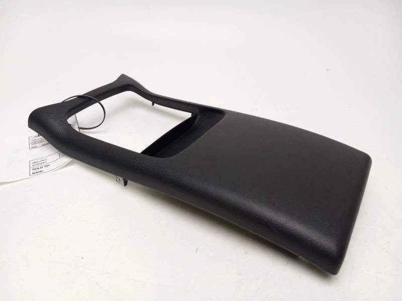 CAIXA PAINEL DE ACABAMENTO CONSOLE CENTRAL TRASEIRO NISSAN ROGUE 2008 - 2010 - Imagem 3 de 4