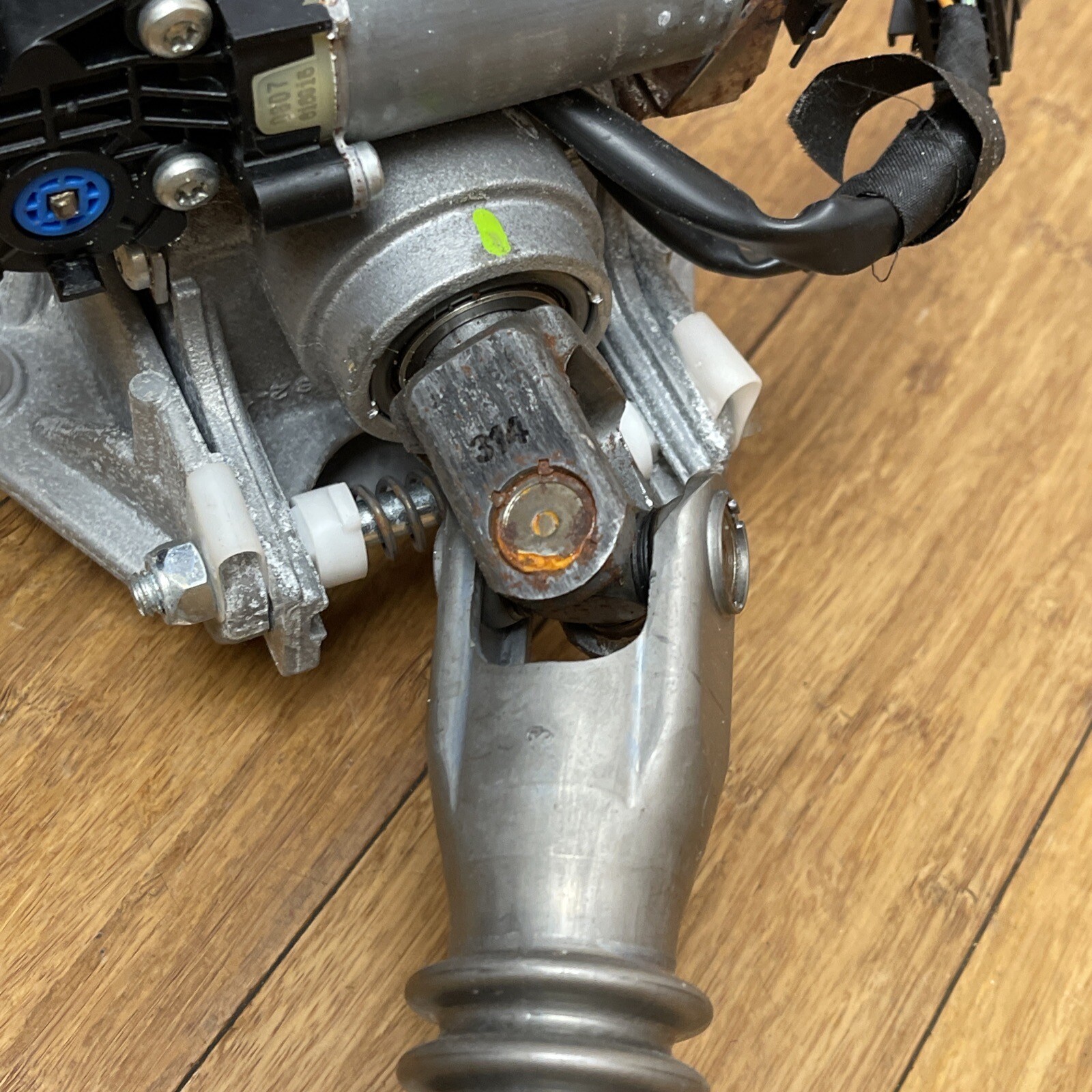 2017-2020 Maserati Levante Power Adjust Steering Column Shaft OEM