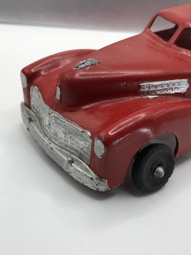 Antique Hubley 452 metal Toy Classic Car 1941 Cadillac Sedan Red 7” - Picture 4 of 6