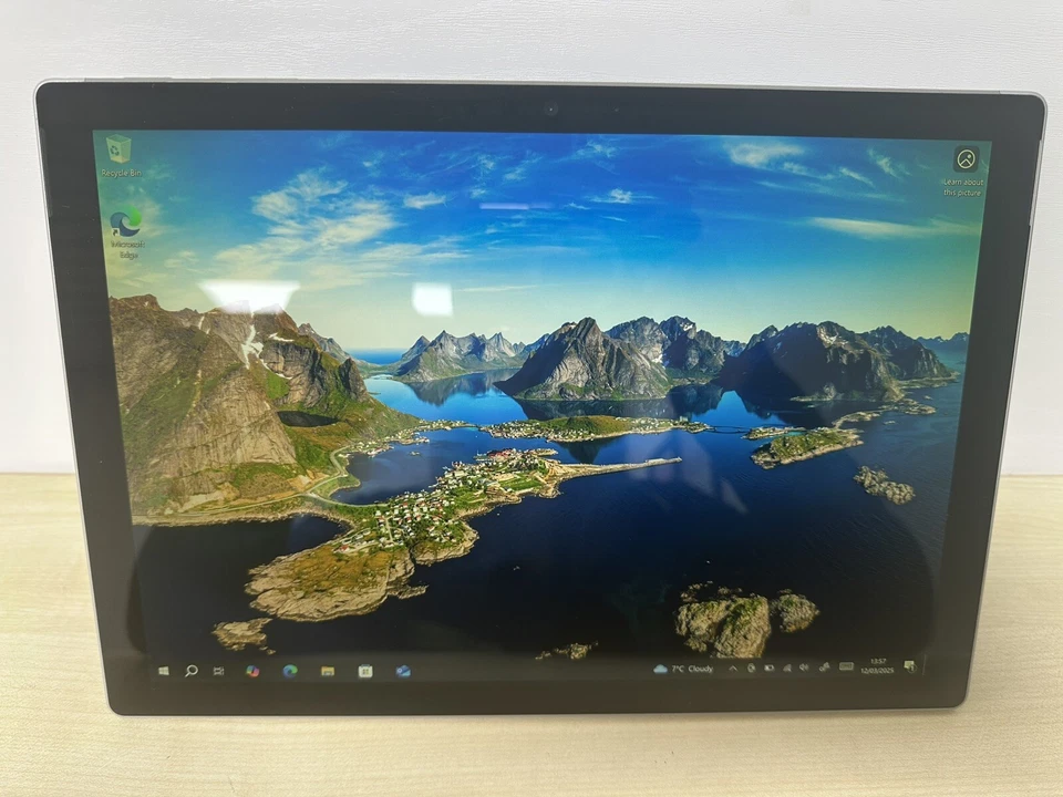 Microsoft Surface Pro 6 Tablet 12.3" i5-7300U 8GB RAM 128GB Yellow screen READ - Image 4 of 4