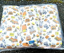    PEANUTS SNOOPY  WOODSTOCK HALLOWEEN COSTUMES PET BED 27X36   Soft Sherpa NWT