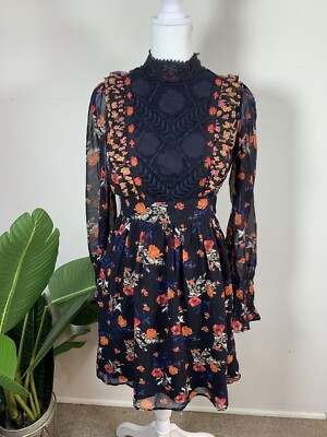 French Connection Ella Rose Lace Mix Dress NWT Size 4