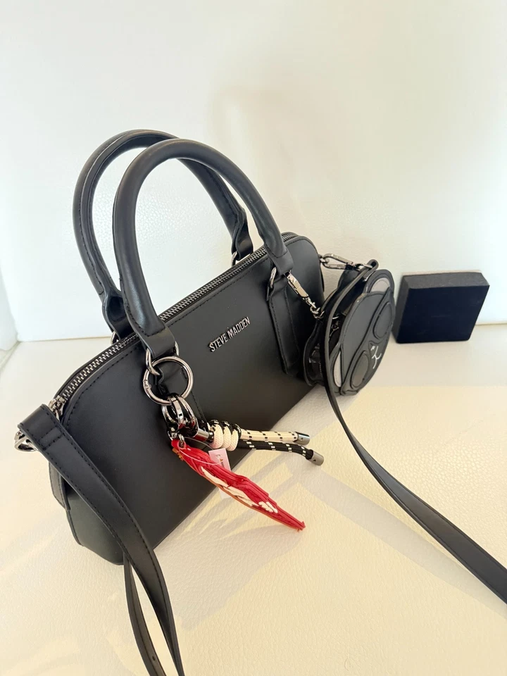 BOLSO BANDOLERA NEGRO NUEVO CON ETIQUETAS STEVE MADDEN BTHORNE CON MINI BOLSA / DIJES Foto 2 de 4