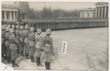 Foto AK Wehrmacht Soldaten Vereidigung Waffenrock, Stahlhelm, S&auml;bel (632n)