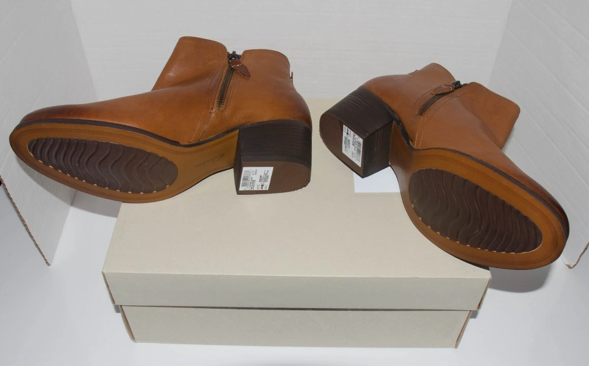 Clarks Artisan Boots Maypearl Ramie Dark Tan Brown Heel Ankle Zipper SZ 9.5