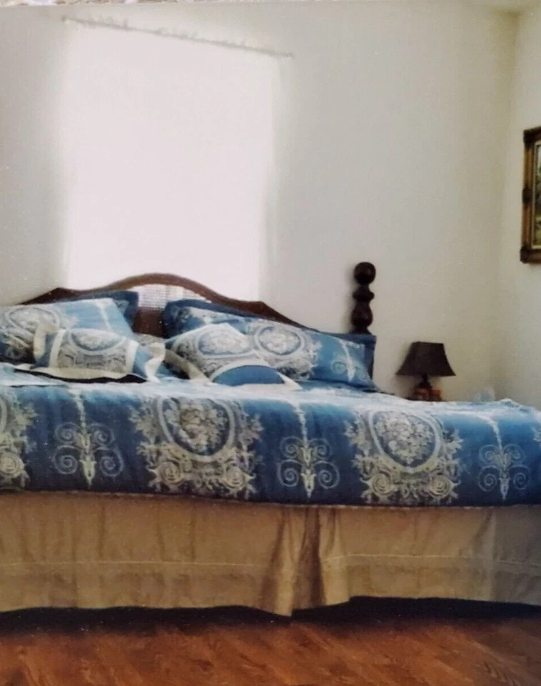 Almohadas edredón Croscill King azul y crema usadas COLONIALES Foto 4 de 4