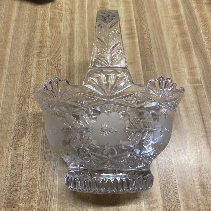 Vintage Imperial Glass Basket Clear Etched  Glass. Flower Pattern
