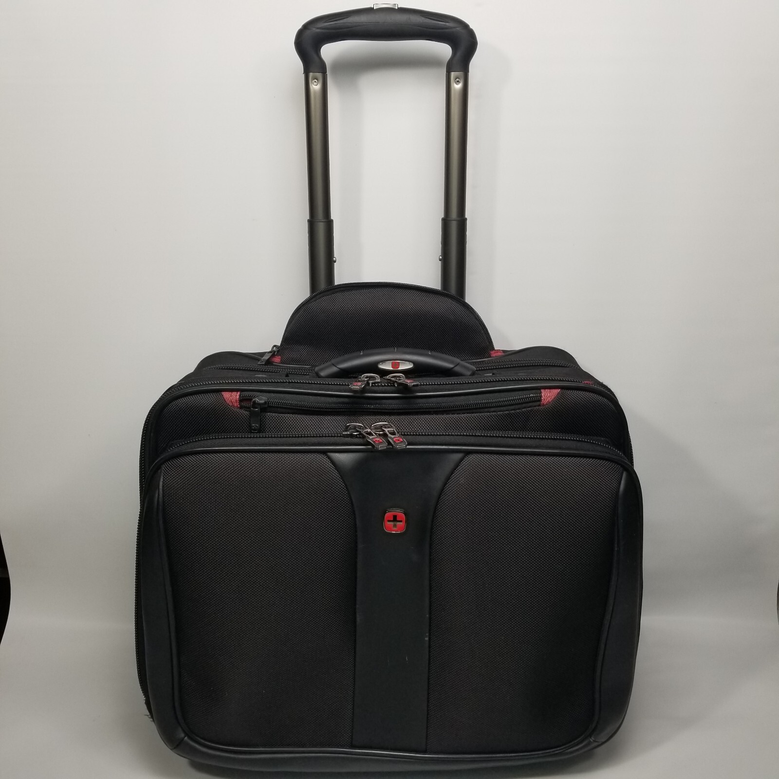 Swiss Gear Patriot Business Laptop Case Wheels Extendable Handle