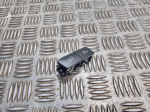 MERCEDES-BENZ E W211 Zentralverriegelungsschalter A2048706410 3.00 33381452