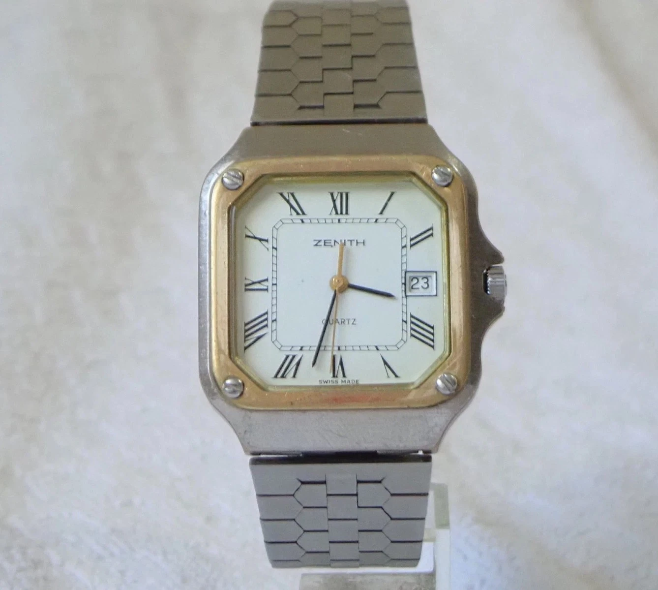 Zenith — Rare And Unique ZENITH Surf Quartz Vintage Men's Watch Square Gold Plated Swiss