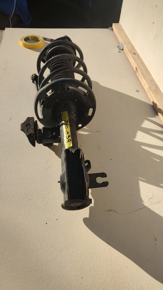 Mazda3 Sport I 2014-2017 puntales delanteros suspensión  CONJUNTOS OEM DERECHO/PASAJERO Foto 2 de 3