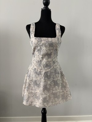 PrettyLittleThing | Blue Floral Jacquard Shift Dress