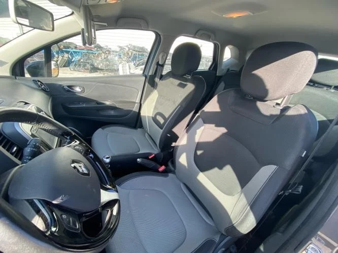 Interieur complet RENAULT CAPTUR 1 PHASE 1 886516774R K9K_646 - Photo 1/4