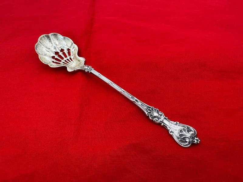 Antique Whiting Sterling Silver King Edward Awesome Relish / Olive Spoon LA-17