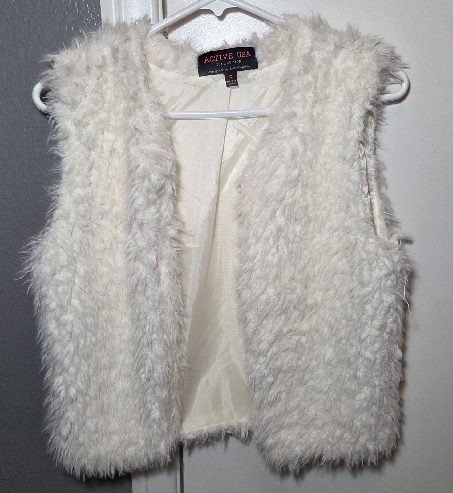 Active USA Softh Withe Fuzzy Vest - image 2