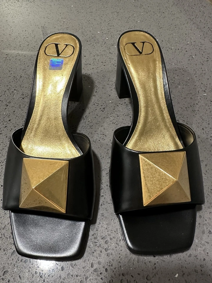 Valentino Black One Stud Slide Sandals Size 36.5 - Image 4 of 4
