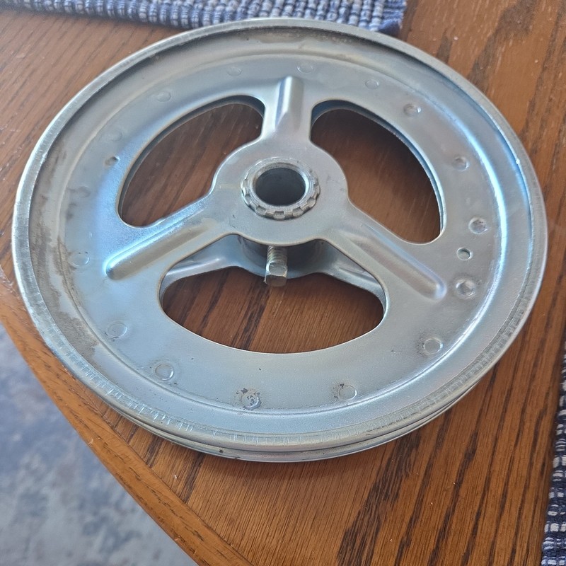 l) Lau 5/8" by 6" Blower Pulley 
