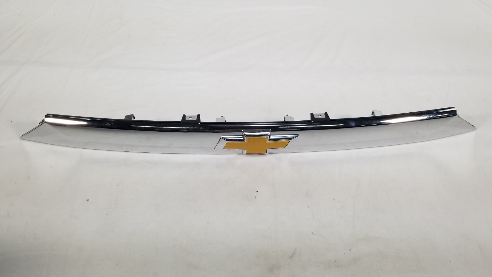 Genuine 2018-2021 Chevrolet Traverse Rear Tailgate Molding Panel Trim 84334572