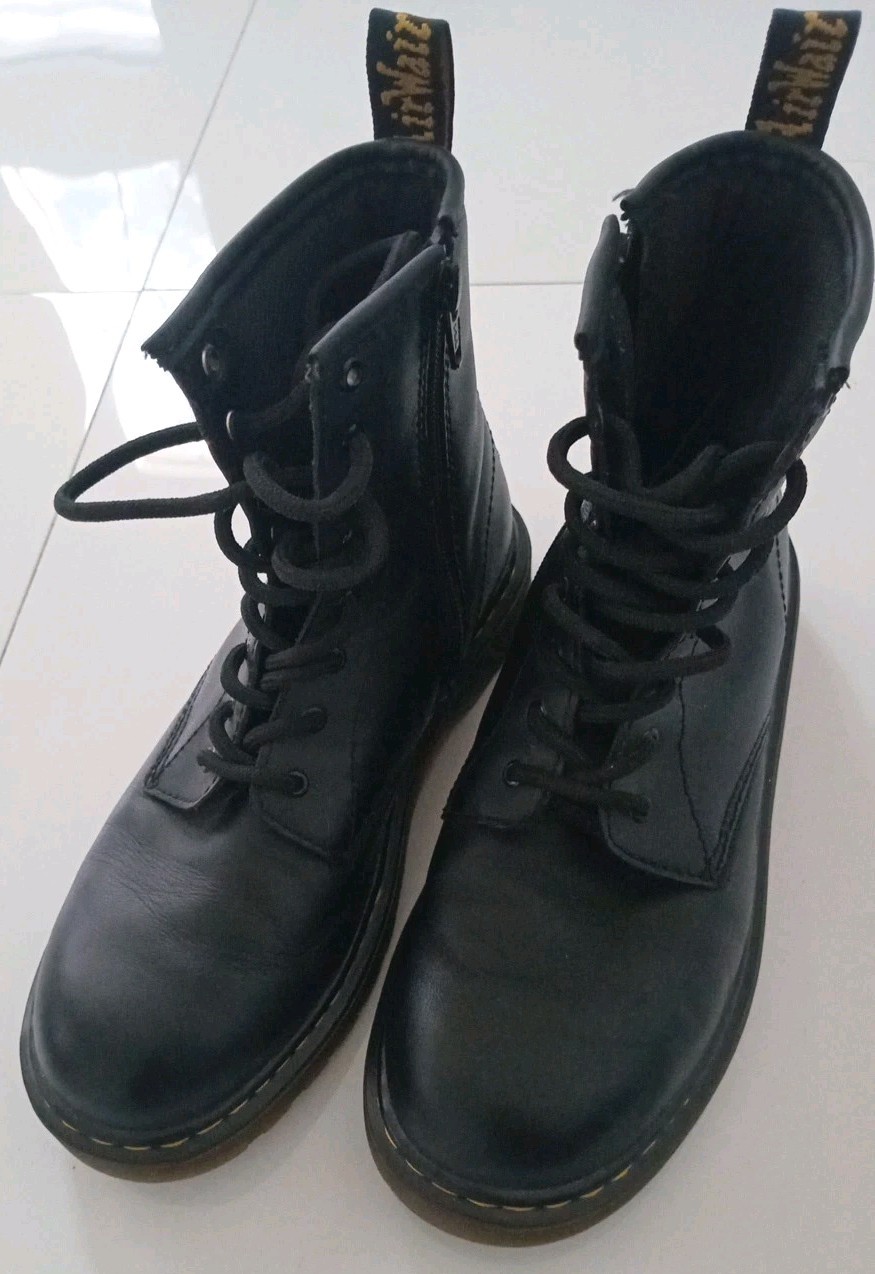 Dr. Martens 1460Y AIR WAIR Black Leather Zip Lace-Up Combat Boot 8 Eye SZ US M5 image 2