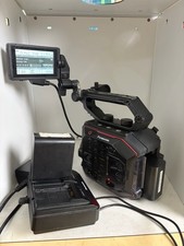 Panasonic AU-EVA1 5.7K Super 35 Handheld Cinema Camera EF Mount 1039H