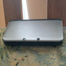 Custom Nintendo 3DS LL comes w/ charger