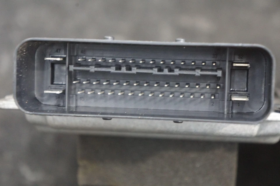 Módulo de control de suspensión Magneride Fr3v18b066ac Ford Mustang Shelby GT350 15-20 Foto 4 de 4