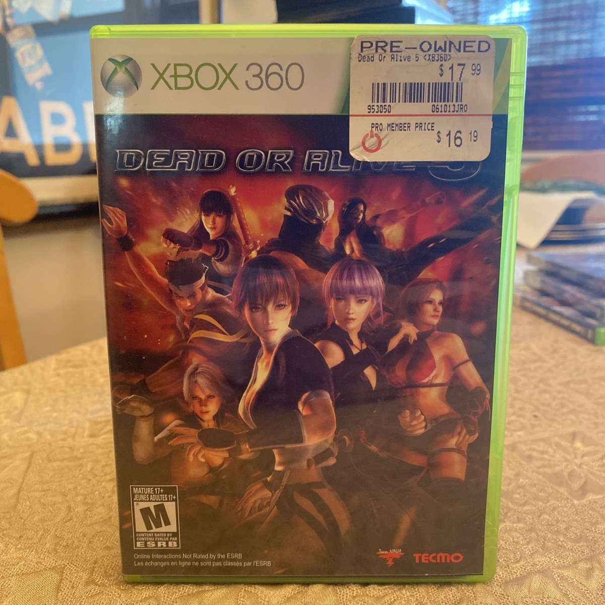 DOA5 Dead or Alive 5 (Microsoft Xbox 360)cib in very good