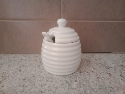 Maxwell & Williams. White Honey Pot & Lid & Dipping Spoon. Made In China (?)