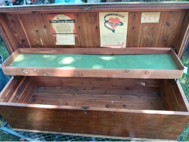 Cofre de cedro Roos Sweetheart Forest Park, Il vintage de los años 50 Foto 2 de 4