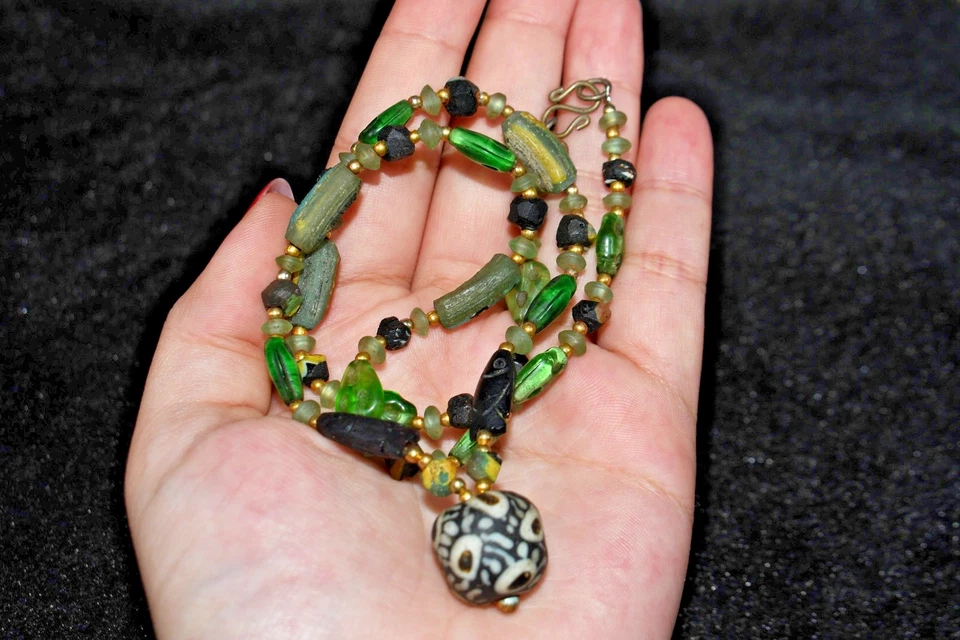 Antiguo collar tibetano de cuentas de vidrio antiguo antiguo del Himalaya y ágata con bandas Mala Foto 2 de 4