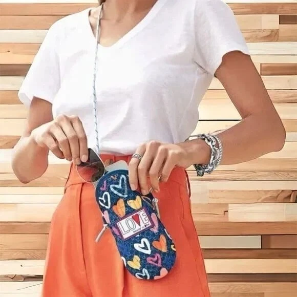 Brighton Color of Love Gafas de Sol / Estuche para Lectores Nuevo en Paquete Cuerda Extraíble $60 Foto 2 de 4