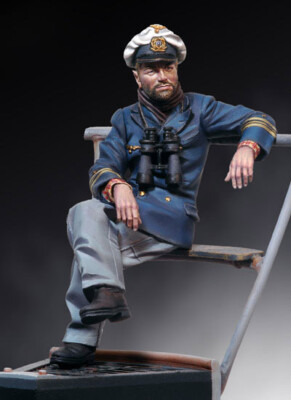   90mm Resin U Submarine Captain W/Base Unpainted Unassembled TS010