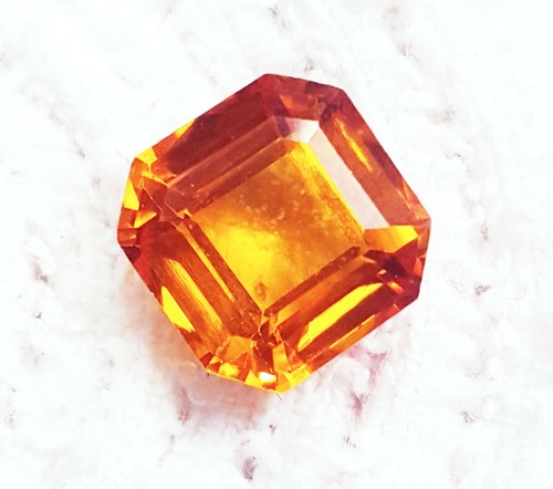 Saphir Orange Naturel Taillé Carré - 9 Carats - Certifié - Vrac - NEUF Sans Emballage