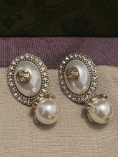 🌹🚚 ✅ Women’s Gucci Cream Pearl Dangle Earrings Brand New With Box!