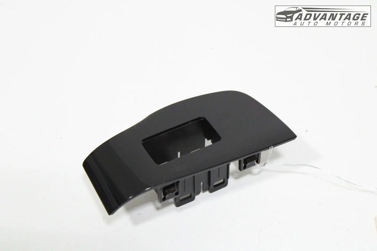 コウヘイページ 2020-2024 MAZDA CX-30 REAR LEFT DOOR PANEL WINDOW SWITCH BEZEL