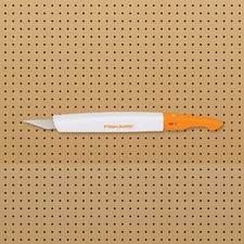 Fiskars Easy Change Detail Knife: 11 blade / 1 knife White 1065081